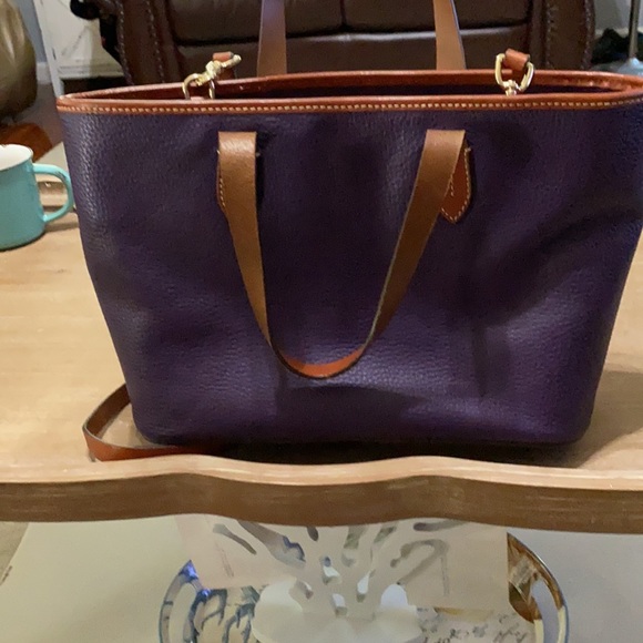 Dooney and Bourke pebbled leather - Picture 4 of 6